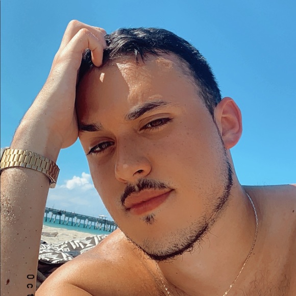 Meet your Posher, Mathias - Picture 1 of 1